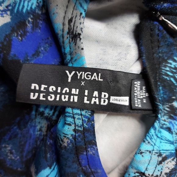 Design Lab Peacock Design With Front Cutout - Picture 6 of 10